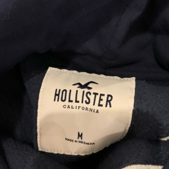 Super comfortable & warm hoodie. - Picture 2 of 3